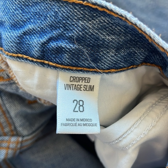 This is a BDG jeans are super comfy and straight leg in size 28 - Picture 4 of 4